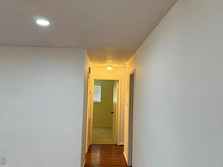 515 Tresvant Dr — Photo 11