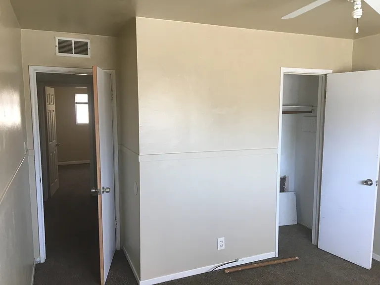 113 S Regal St — Photo 9