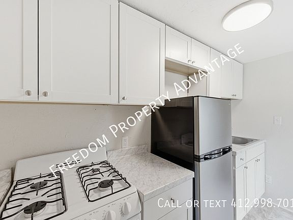 2nd image of 10 Iron St APT 3C