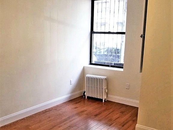 5th image of 142 E 33rd St #G