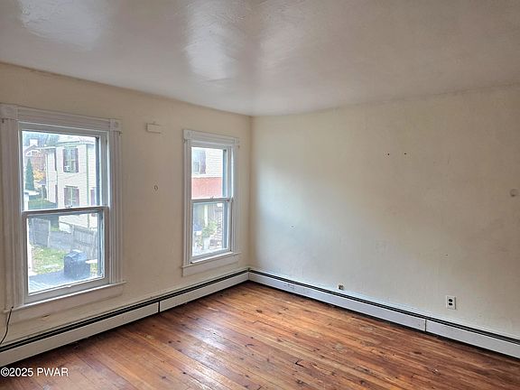 3rd image of 1539 West St