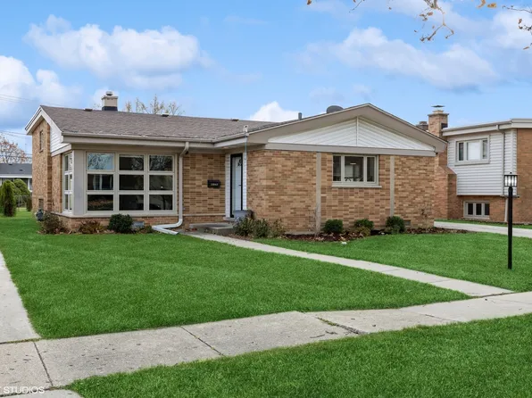 11043 Martindale Dr, Westchester, IL 60154