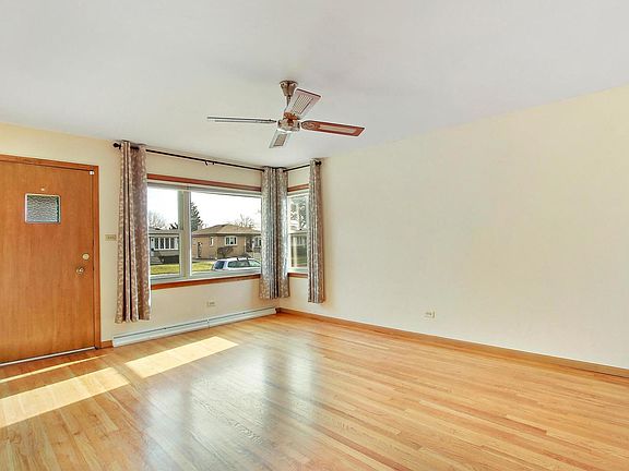 3rd image of 4812 N Ozark Ave