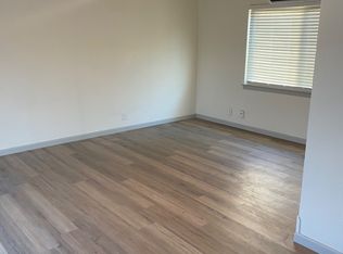 960 E McKinley Ave #B, Fresno, CA 93728