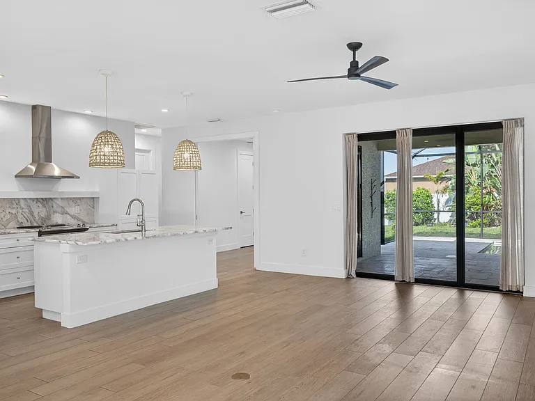 1218 SW 9th Ct — Photo 31