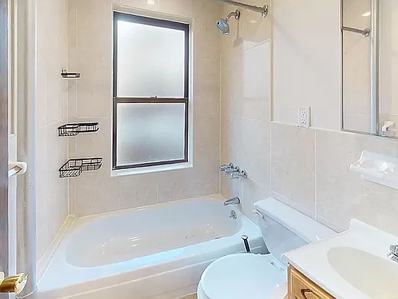 5th image of 225 E 83rd St APT 4W