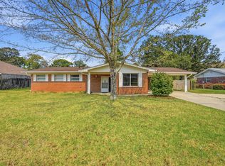 15 Maple Ave, Shalimar, FL 32579