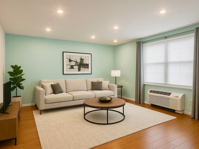 144 70th St #2D, Guttenberg, NJ, 07093