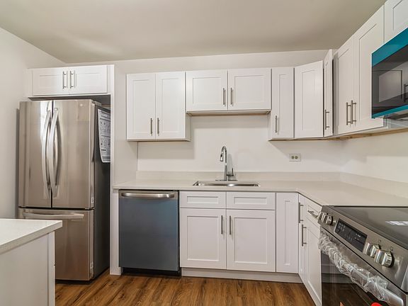 5th image of 7671 Willow Ave
