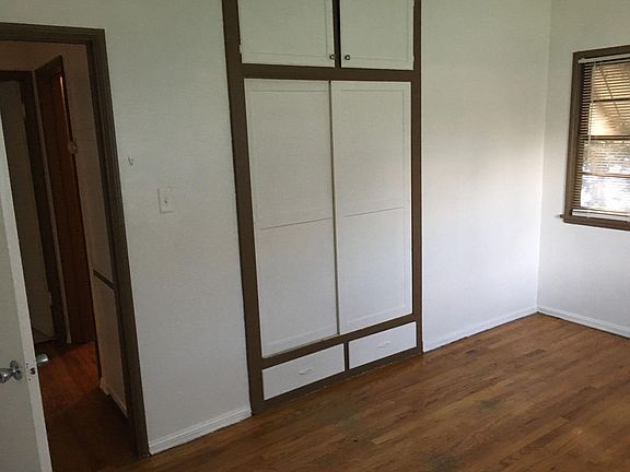 3rd image of 13840 Bessemer St #House