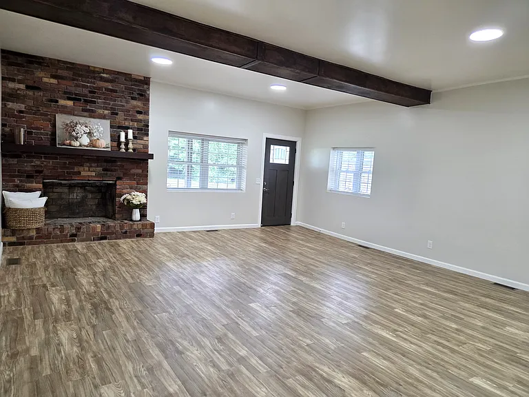 6720 Dwight Rowland Rd — Photo 2