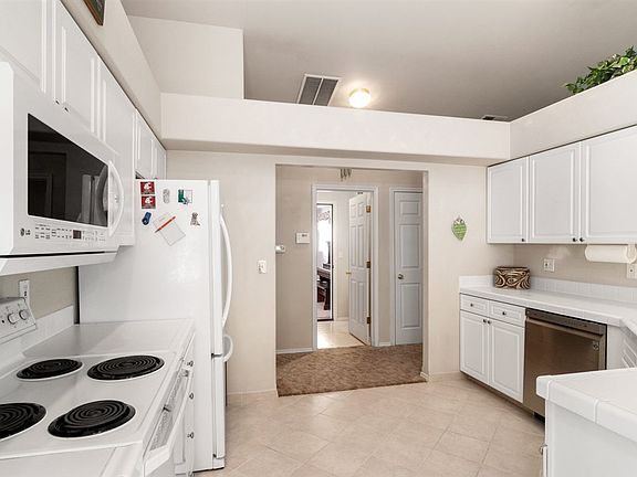 4th image of 1815 N McMillan Ln