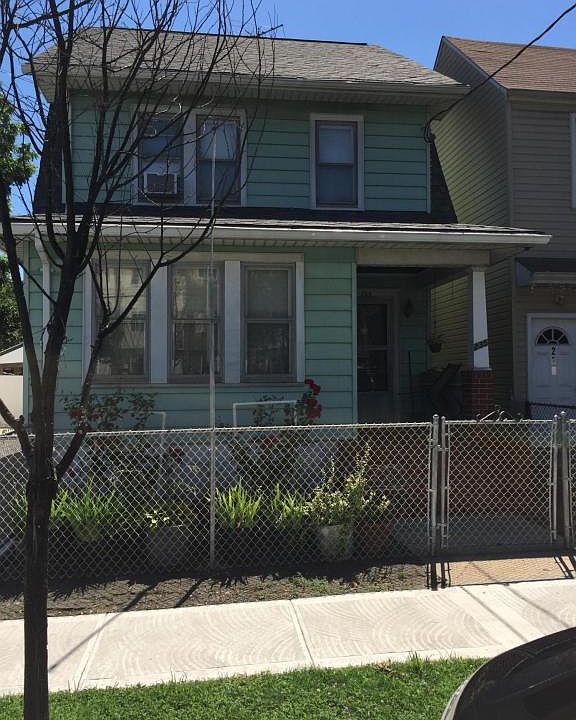 1st image of 235 Targee St