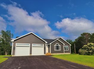 5 Rolling Meadow Dr, Bangor, ME 04401