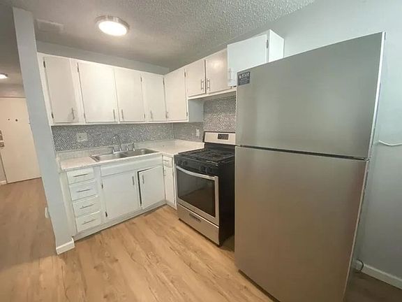 5th image of 1400 Moline St APT 203