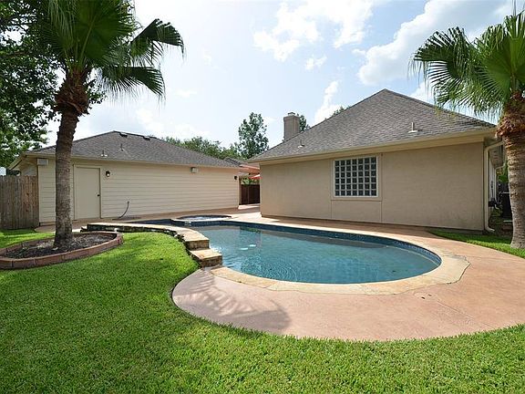 4th image of 3919 Belvoir Park Dr