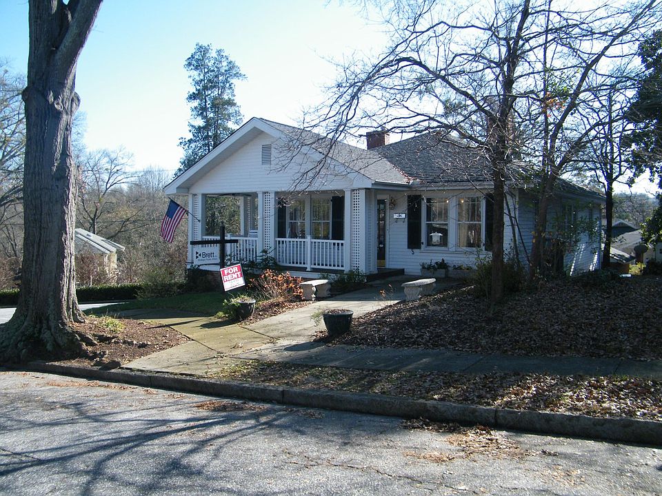 1st image of 212 Whitsett St