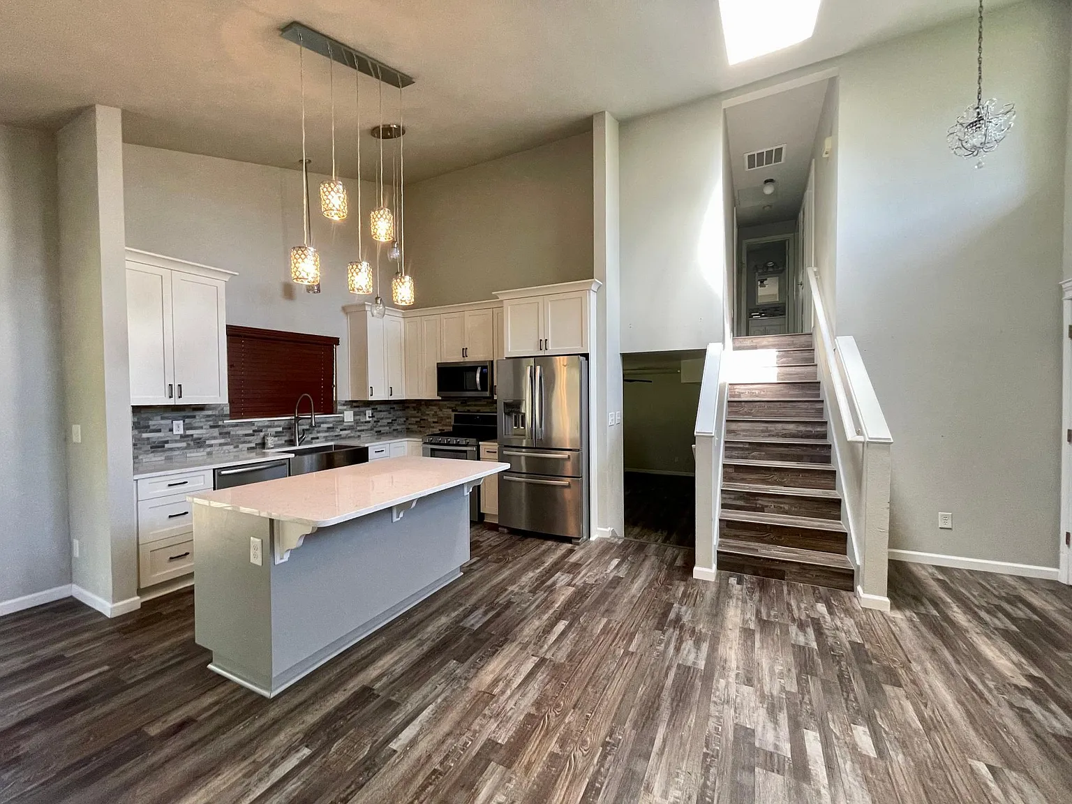 5 bed, 2480 sqft, $3,500 — Photo 3