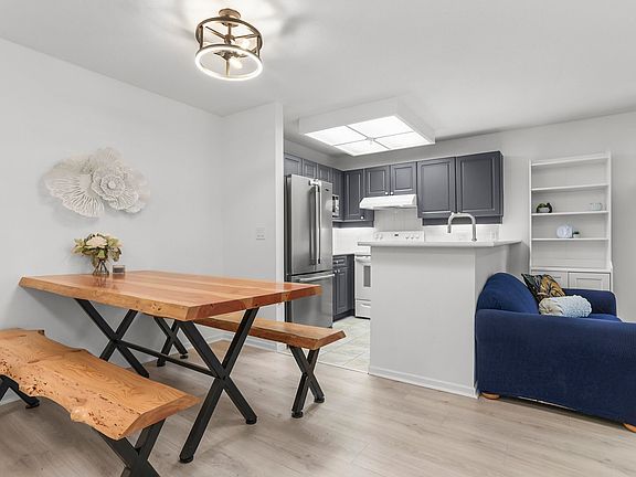 2nd image of 22015 48th Ave #221