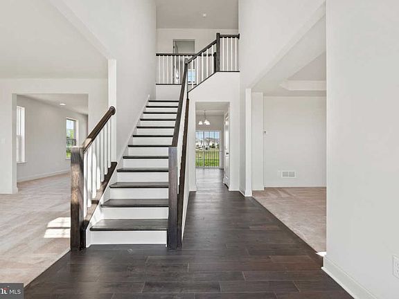 5th image of 812 Guthrie Cir