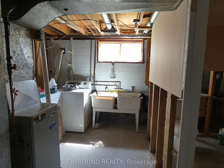 98 Barton St #1 — Photo 23