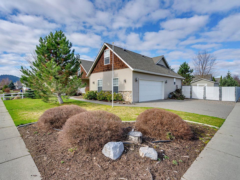 1st image of 4451 N Huntercrest Dr
