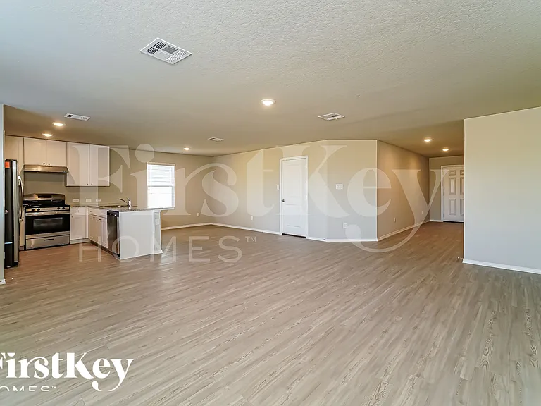 10707 Prusiner Dr — Photo 6