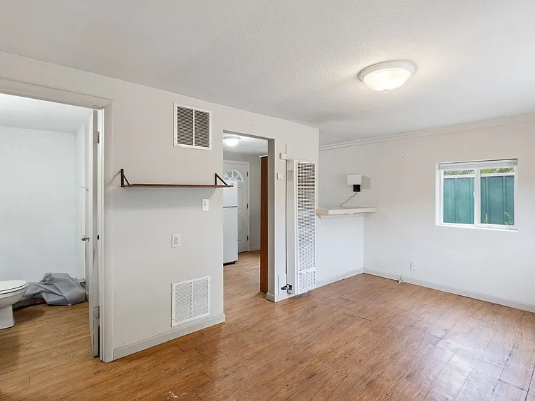 303 N Santa Fe Ave #6 — Photo 9