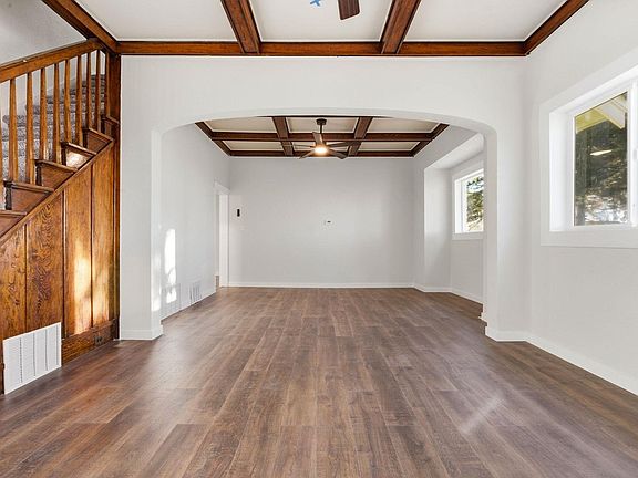 4th image of 320 Road R