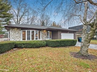 430 Ridgeview St, Downers Grove, IL 60516