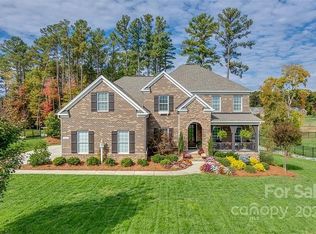 605 Copper Tree Ln, Waxhaw, NC 28173