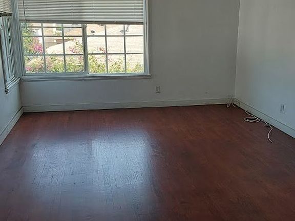2nd image of 2584 S Sepulveda Blvd #11072651