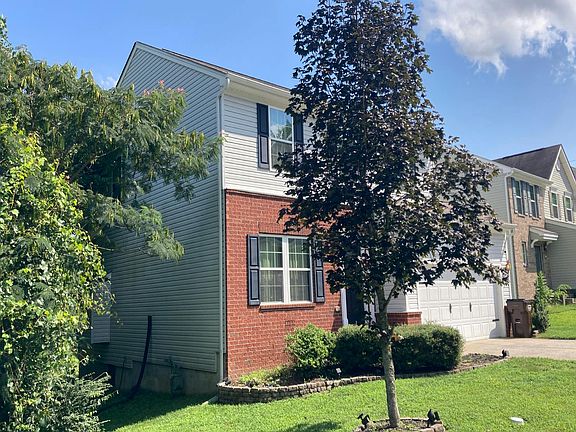 3rd image of 2580 Jordan Ridge Dr