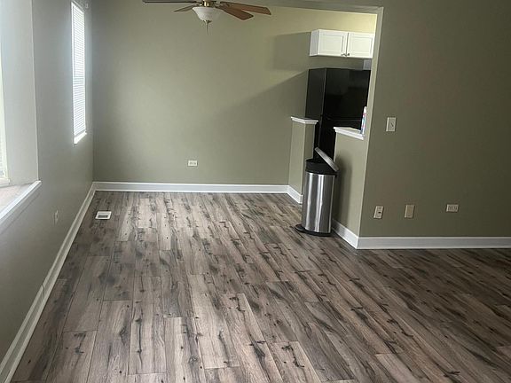 2nd image of 405 N Cambridge Dr #405