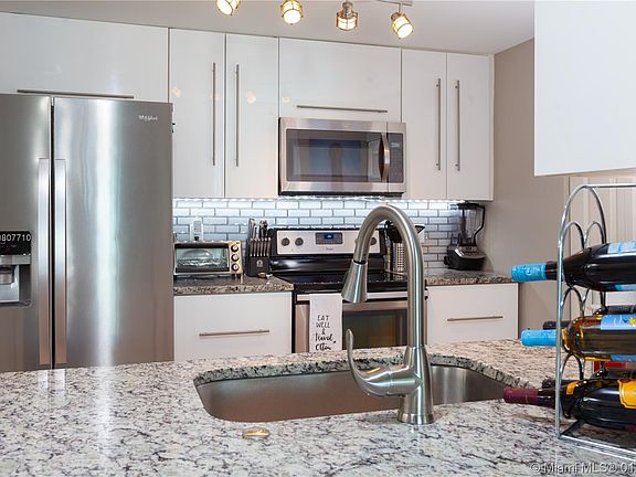 2nd image of 1250 S Miami Ave #2504