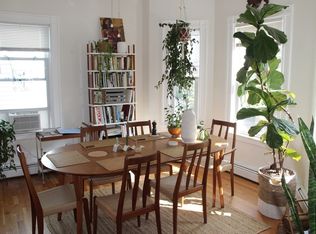 15 Arcola St FLOOR 2, Jamaica Plain, MA 02130