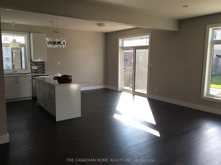 1753 Brayford Ave — Photo 7