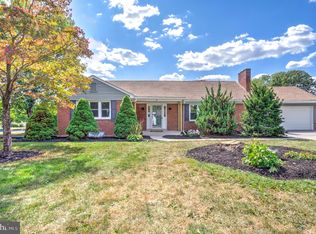 99 Garfield Dr, Carlisle, PA 17015