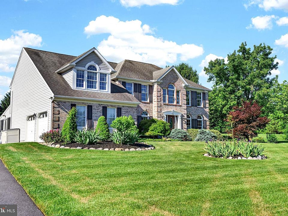 1st image of 100 Longview Dr