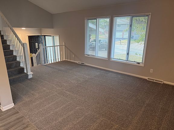 3rd image of 15126 Douglas Cir