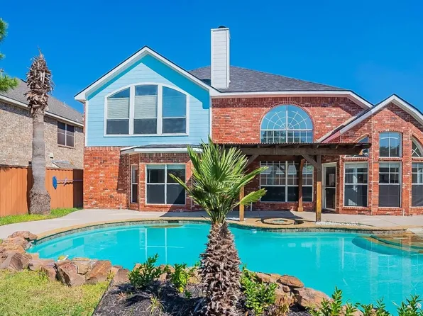 557 Salisbury Dr, Grand Prairie, TX 75052