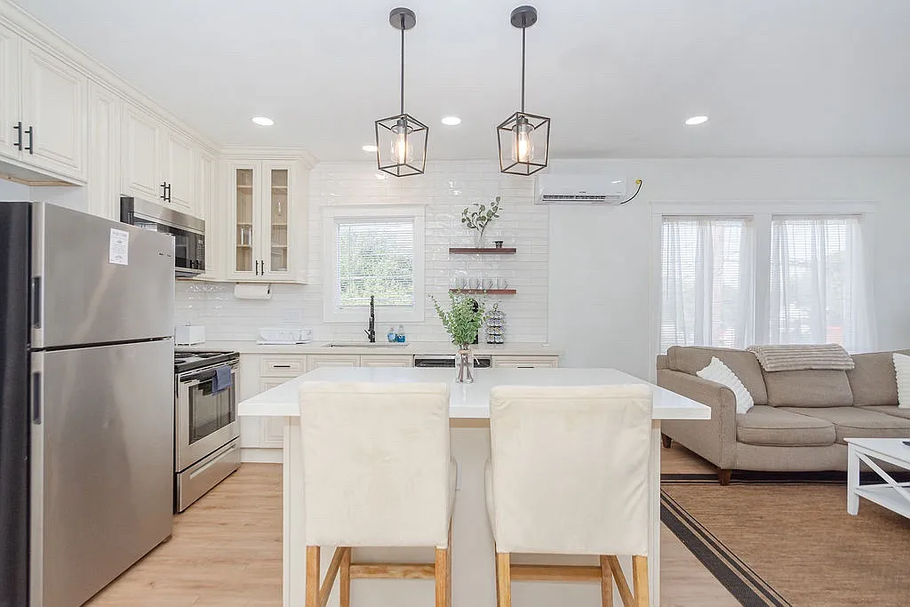 1 bed, 800 sqft, $1,849 — Photo 3