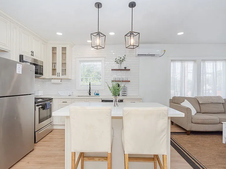 102 S Lockwood Dr #3 — Photo 3