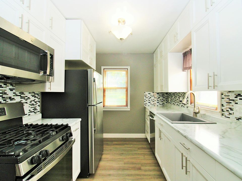1st image of 216 High Ave NE