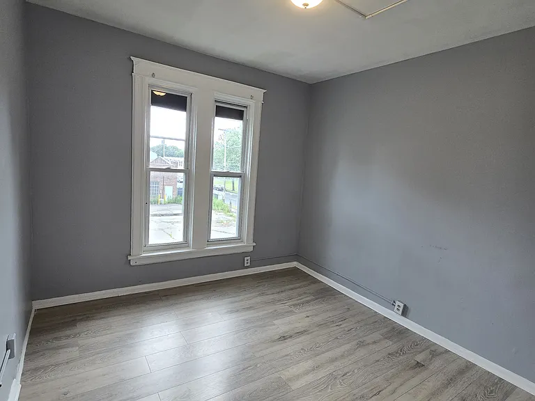 91 Pershing Ave #3 — Photo 8