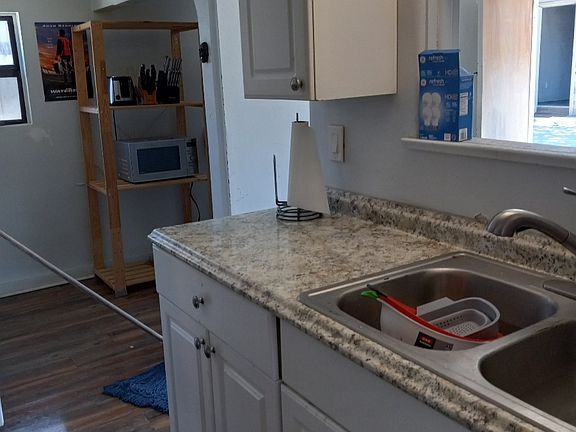 2nd image of 1142 Montalban St