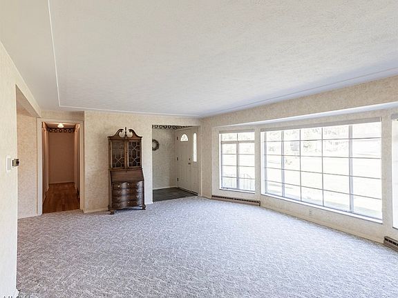 5th image of 161 Brentview Dr
