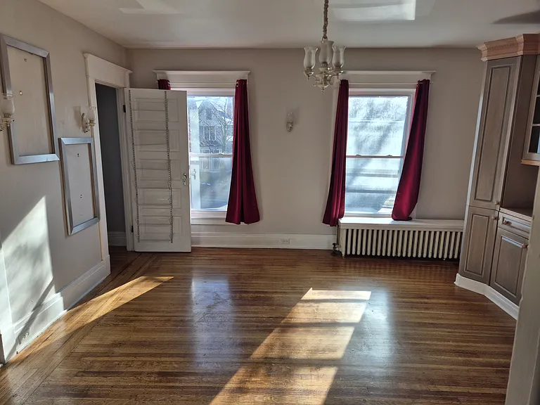 392 Porter Ave #2R — Photo 6