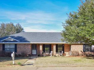 1117 4th St SE, Magee, MS 39111