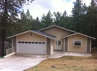 19600 Cottonwood St, Groveland, CA 95321